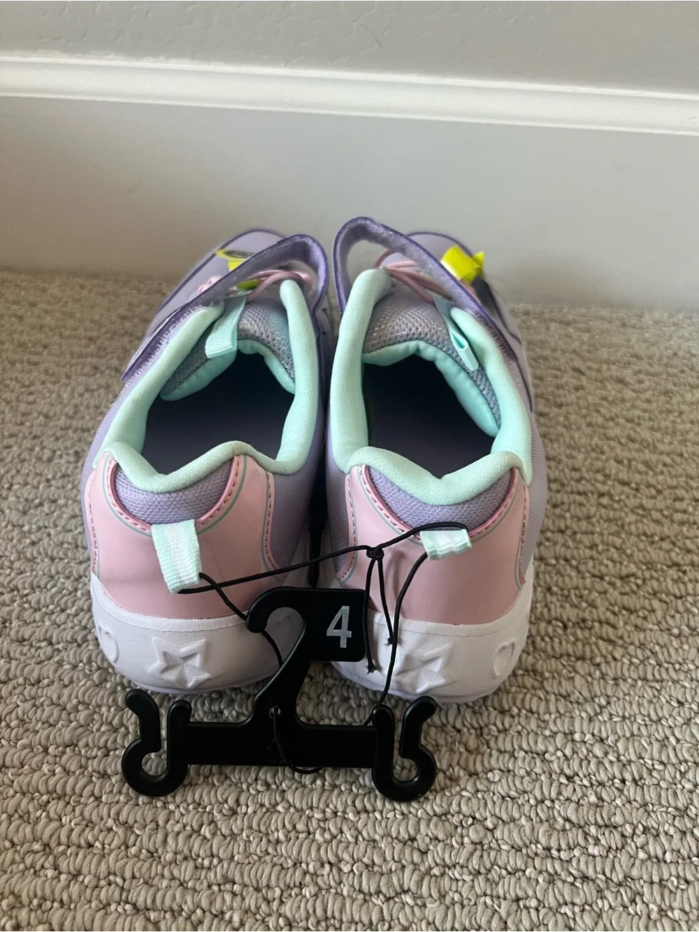 Athletic Works Little Girl & Big Girl Star Light Up Sneakers size4 NWT $15